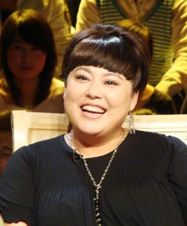 究竟李菁菁为什么离婚 受访表示离婚无关对错