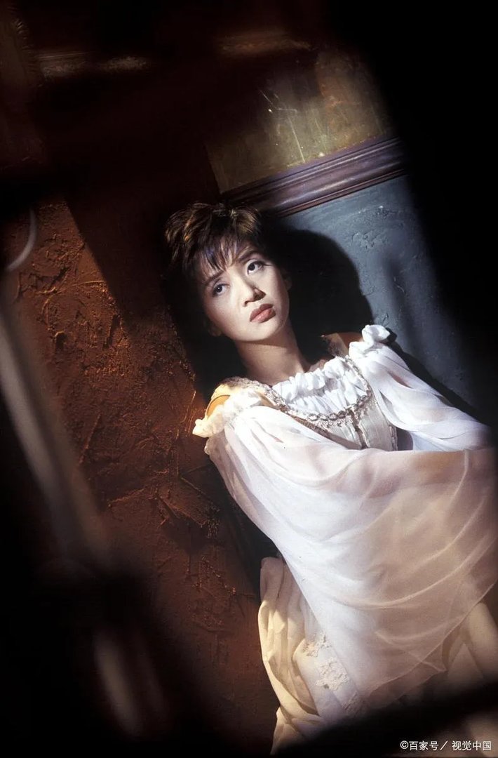 梅艳芳母亲覃美金的争产闹剧还要持续多久呢？