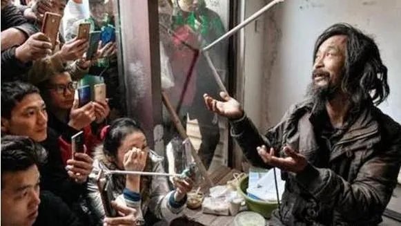 北大毕业的高材生姚远，消失了12年当流浪汉，现状怎么样了？