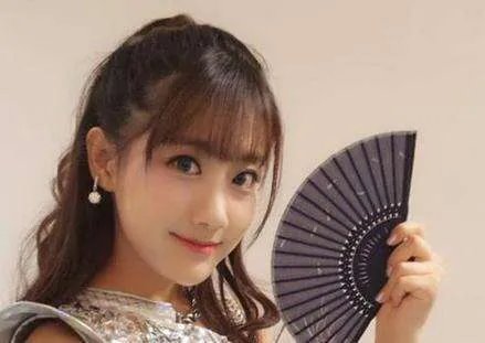 李艺彤因为什么事情公开道歉？