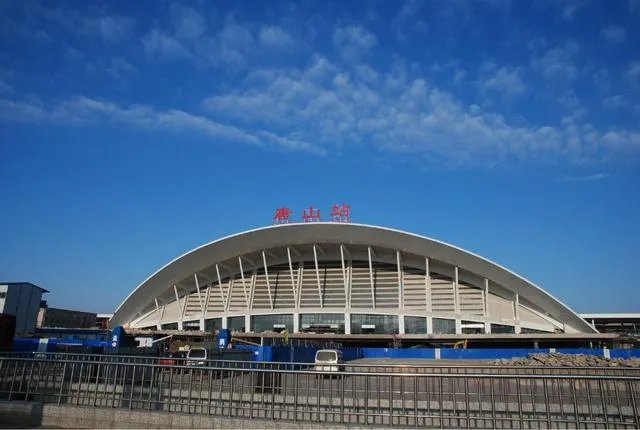 香河和唐山哪个发展好