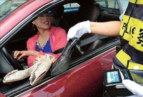 桂林一母亲倒车时不慎撞死自己孩子,悲剧是如何发生的?