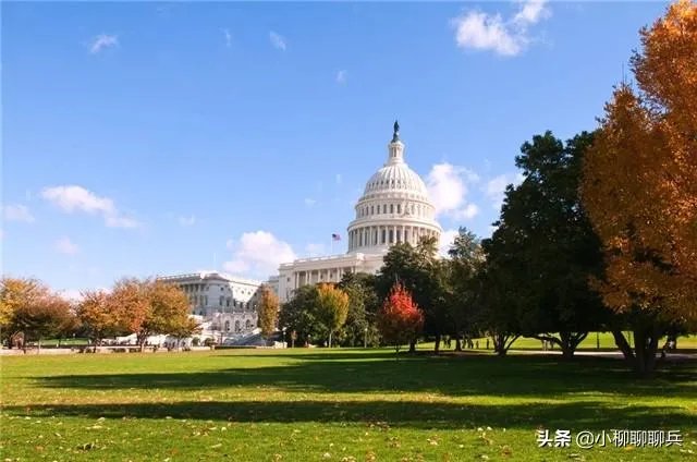 为什么美国那么多人确诊了，但是特朗普周围一直没事？