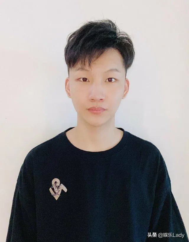 可以分享德云社私服照片吗？