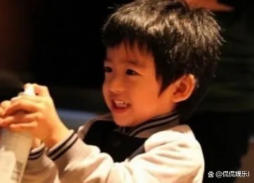 大家都认为谢振轩会是第二个谢霆锋,长大后的谢振轩,看到近照你失望了吗?