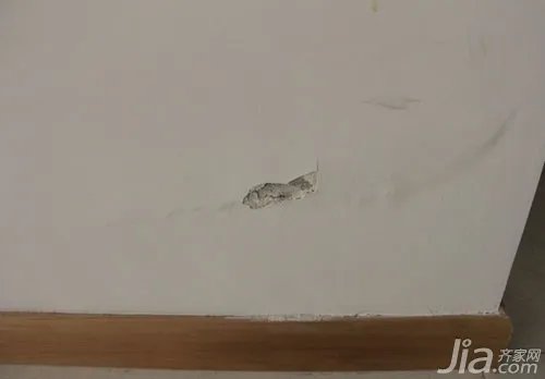 刷漆前一定要用加固剂吗 为什么墙面会起包？