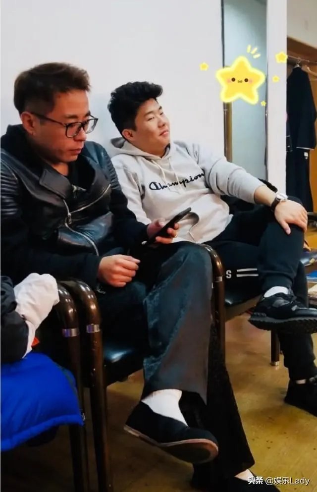 可以分享德云社私服照片吗？