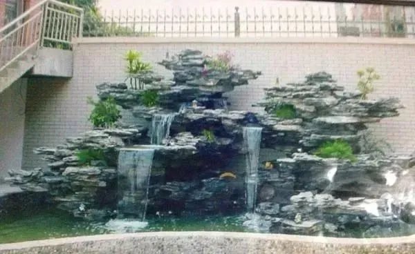 庭院里的这一方石头，历经千年，大有讲究