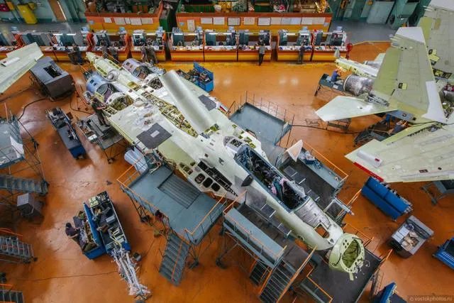 解放军首次曝光超强制空战斗机，这款战机到底有何特别之处？