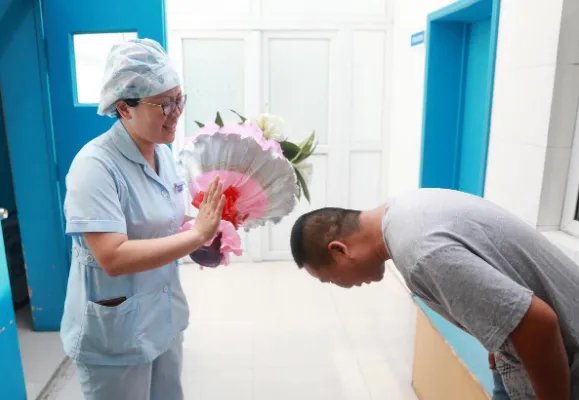 respect用法for和to