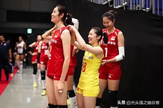 中国女排3:0横扫美国女排,中国女排赢在哪里,你如何评价中国女排球员的表现?