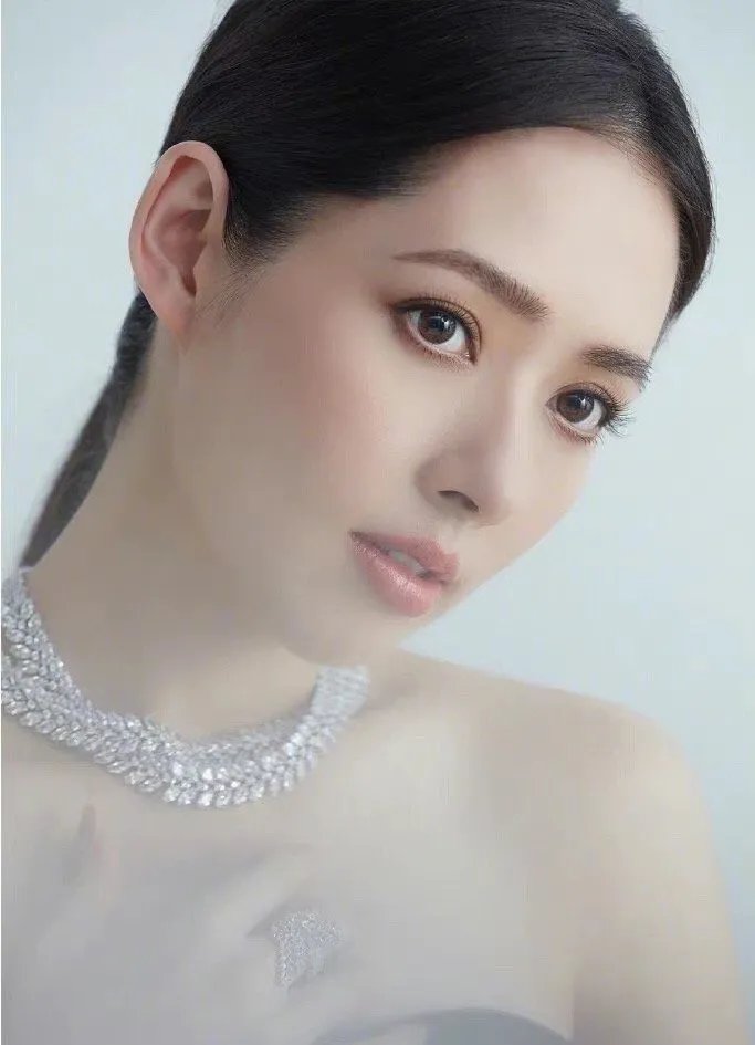 郭碧婷复出消息发出,她还会继续演绎道路吗?