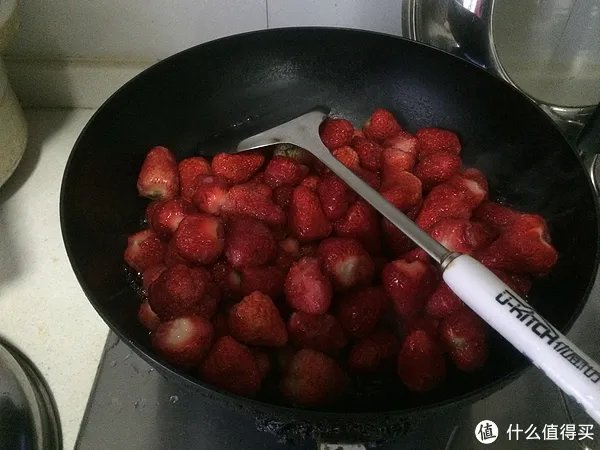 记一大锅草莓酱的粗犷制作与长久储藏