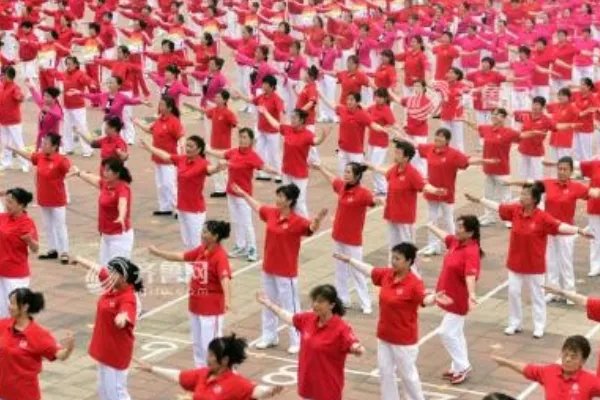 车站人可真多300字？