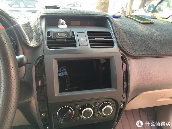 来吧，把iPad mini装进你的汽车中控！