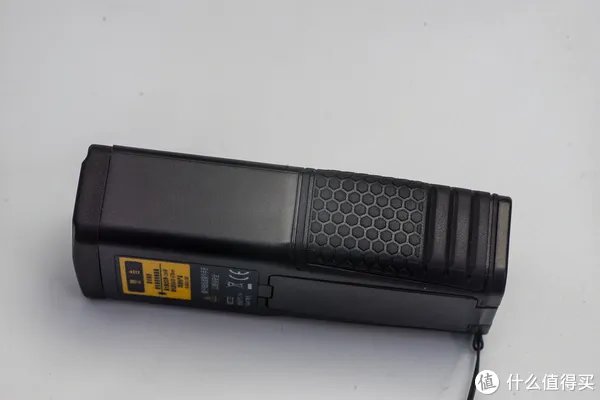 激光测距仪怎么用