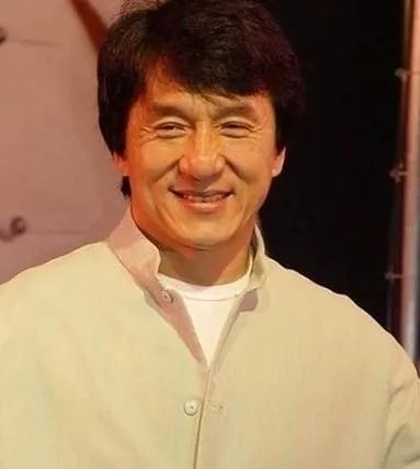 成龙原名叫什么