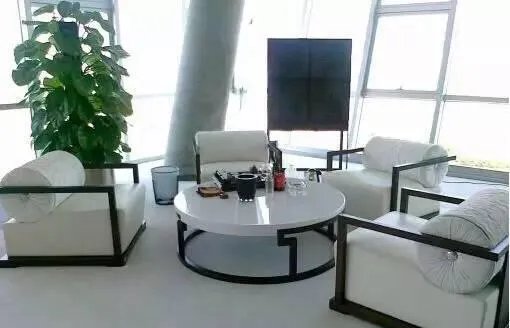 马云现代风格的工作办公室,居然比自家园林风豪宅还酷