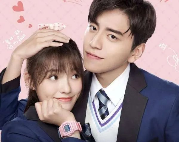 肖战吃火锅竟然偶遇粉丝，身边还有李沁陪同，两个人就只是好朋友吗？