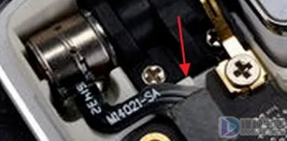 手机摔了一下黑屏了如何处理