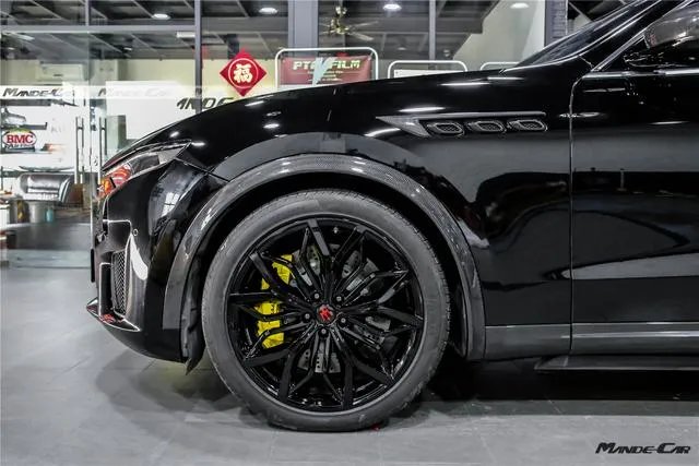 玛莎拉蒂改装刹车卡钳前六后四多少钱啊?