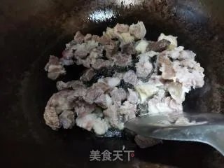 牛腩炖萝卜