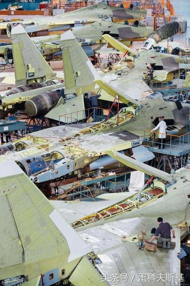 解放军首次曝光超强制空战斗机，这款战机到底有何特别之处？