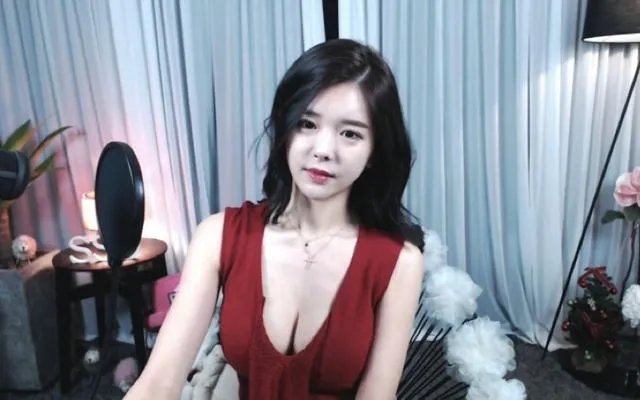 王思聪又有“新欢”了 这次是韩国“直播一姐”