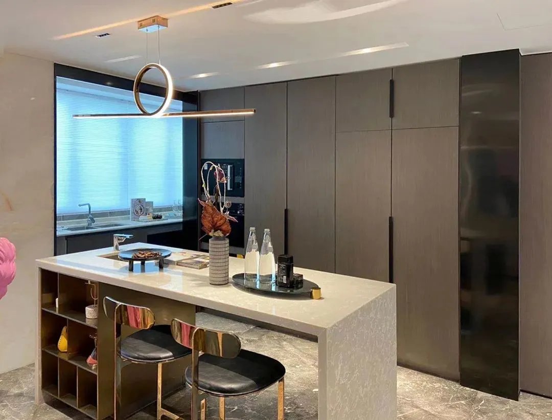 不锈钢、玻璃元素+低饱和度灰,打造完美意式现代轻奢风~