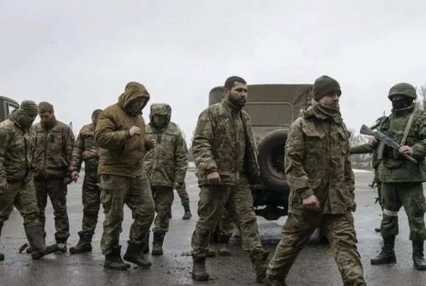 俄乌进行近300人战俘交换,为何会出乎众人的意料?