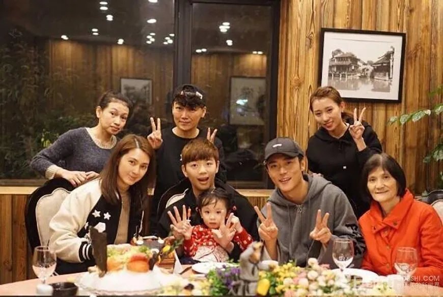 张丹峰偷腥经纪人毕滢天涯深扒 张丹峰还是喜欢毕滢为什么看上她