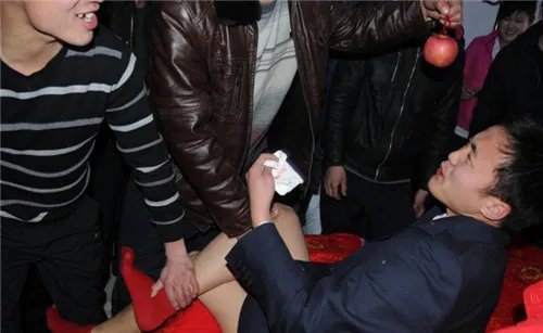 闹洞房招数有哪些 如何炒热闹洞房的气氛