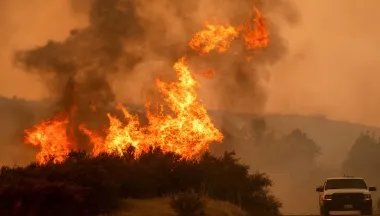 美国加州大火的根本原因到底是什么?