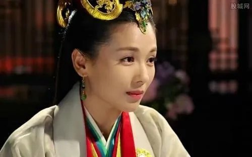 刘涛与车晓同框，“短粗脖”遭遇“天鹅颈”，两人区别何在？