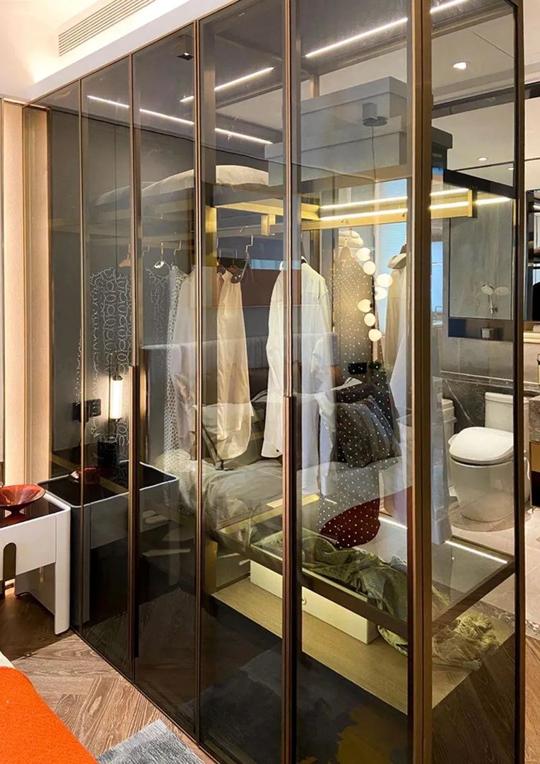 不锈钢、玻璃元素+低饱和度灰,打造完美意式现代轻奢风~