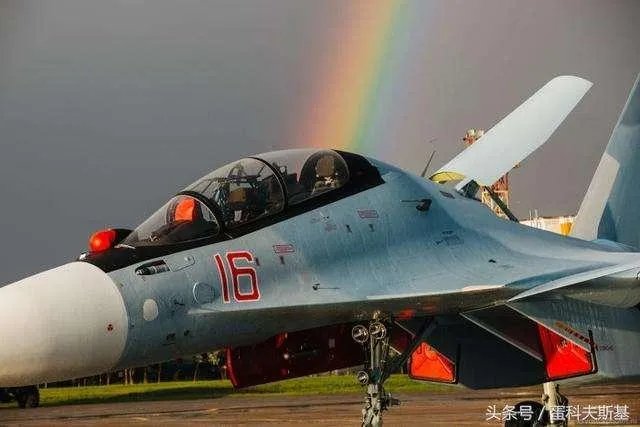 解放军首次曝光超强制空战斗机，这款战机到底有何特别之处？