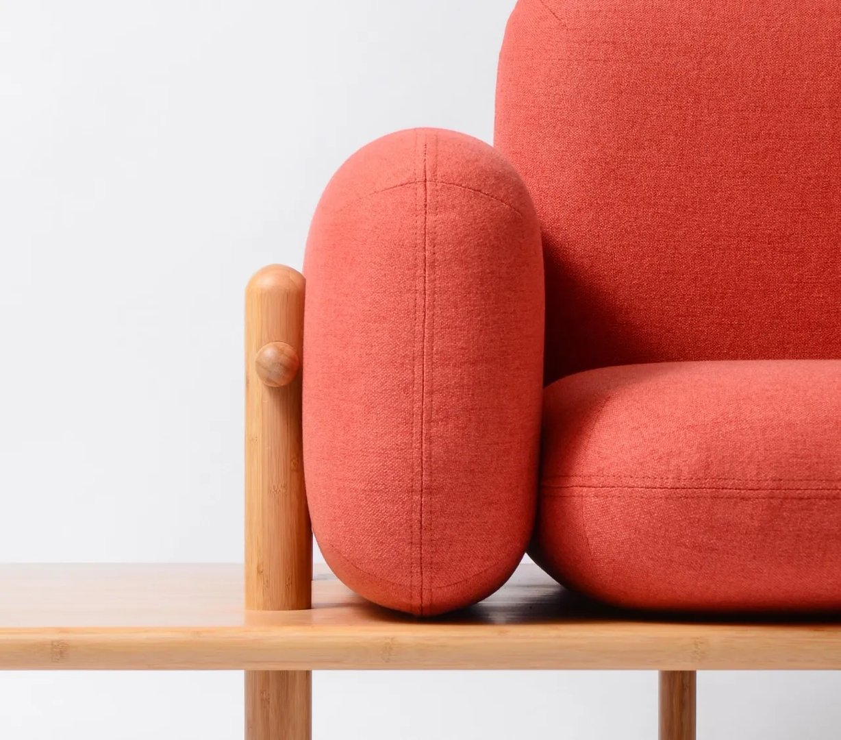 PIY丨装在盒子里,自带边几的沙发你见过吗?