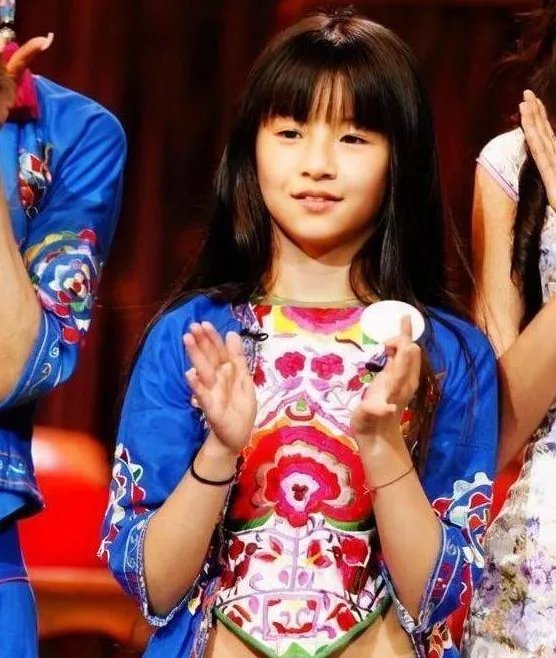 被杨丽萍放弃的小彩旗,21岁的她胖成了这样子!你还认得出她吗?