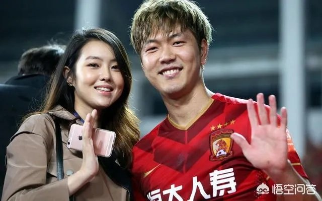 恒大3球完败大连，三个失球都与金英权有关，他怎么了？