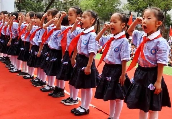 中国少年先锋队的建队日是什么时间