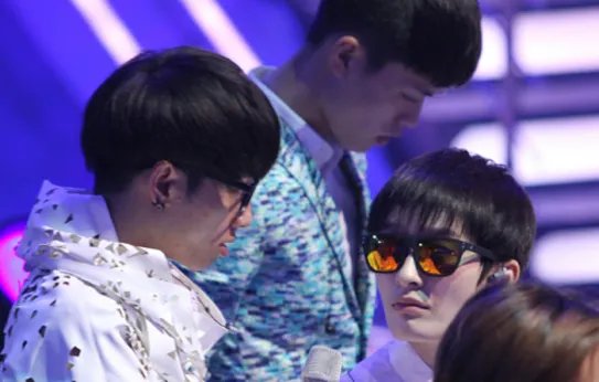 华晨宇曾轶可合作快男舞台　观众质疑曾轶可不配华晨宇？