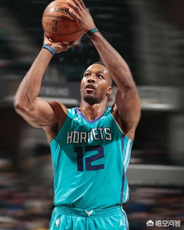 霍华德32分30篮板，重现“魔兽”雄风，对此你怎么看？他还能重回第一中锋吗？