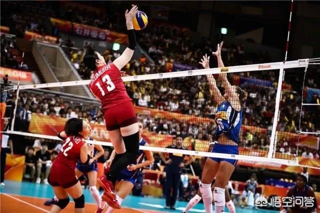 女排世锦赛4强诞生，但意大利险被日本击败（3-2），中国女排是否最有冠军相？