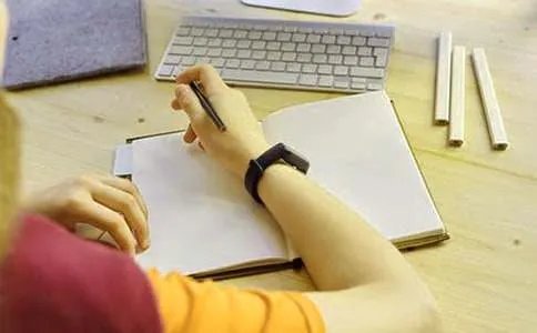 《走出院子的母鸡》读后感