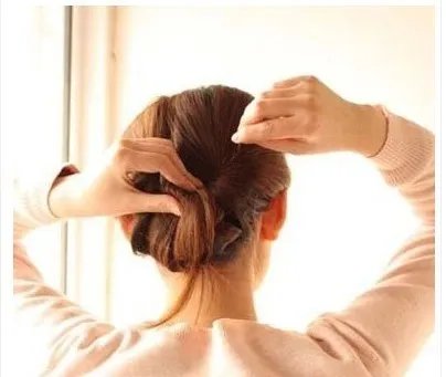 简单的韩式盘发步骤