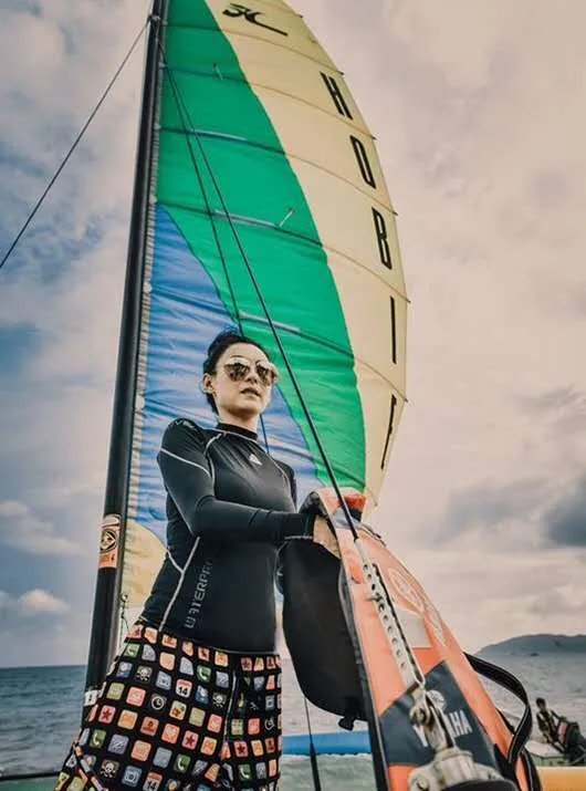 张柏芝豪宅内景似公园，为什么明星这么有钱？