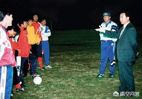 万达为什么又要接手一方球队入主大连足球?