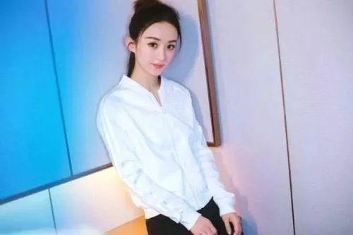 周冬雨当初不接《有翡》是因为王一博,这是怎么回事?