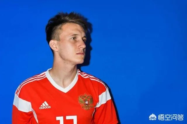 2018世界杯A组俄罗斯VS乌拉圭,谁能夺得小组头名?