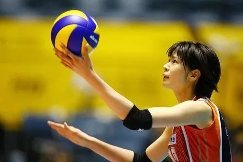 日本女排的木村纱织人气非常高，这到底是为什么？